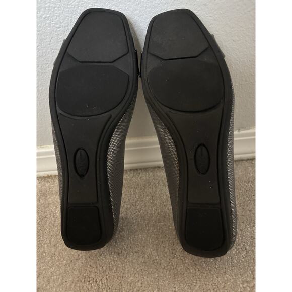 Anne Klein AK Sport Women’s Ballet Flats Slip On Shoes Sz 7.5 Metallic Pewter - Picture 2 of 7